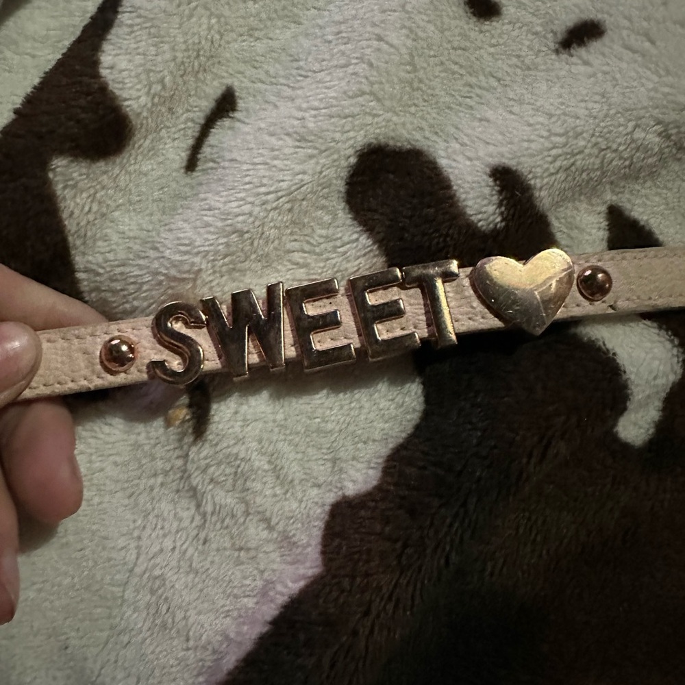 Sweet Heart Gold-Tone Bracelet☺️ Must bundle! 3 for $10 or 4 for $15 etc